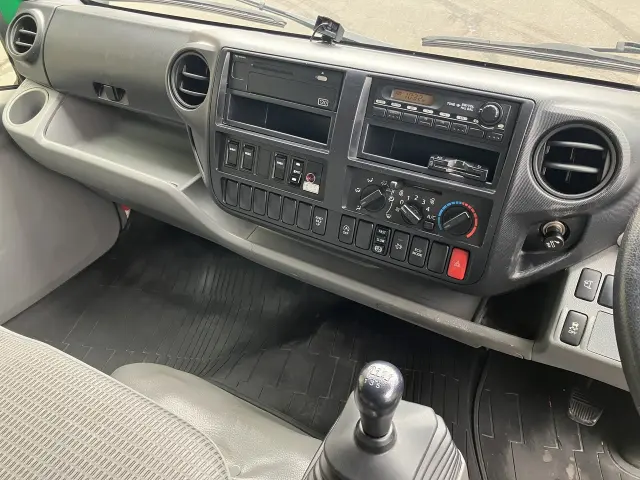 日野 デュトロ TKG-XZU710Mの写真21