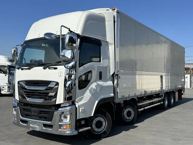 いすゞ ギガ 2PG-CYJ77Dの写真1