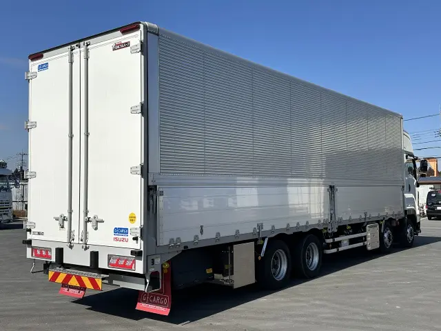 いすゞ ギガ 2PG-CYJ77Dの写真2