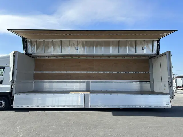 いすゞ ギガ 2PG-CYJ77Dの写真5