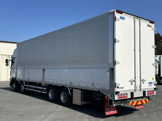 いすゞ ギガ 2PG-CYJ77Dの写真6