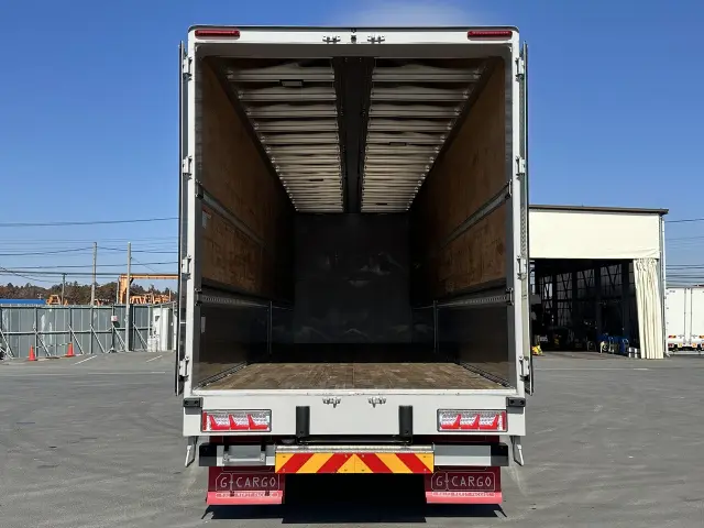 いすゞ ギガ 2PG-CYJ77Dの写真12