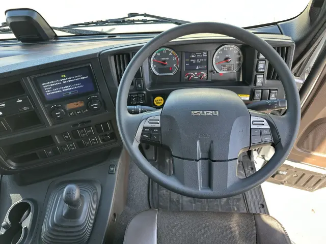 いすゞ ギガ 2PG-CYJ77Dの写真21