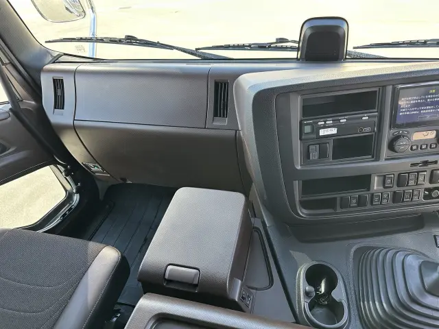 いすゞ ギガ 2PG-CYJ77Dの写真22