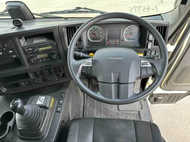 いすゞ ギガ 2PG-CYJ77Cの写真21