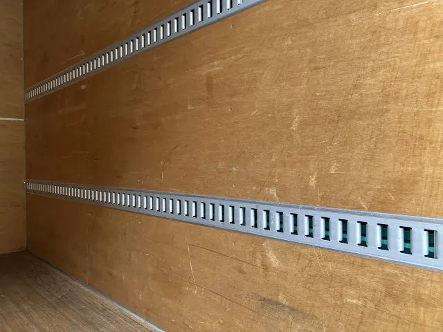 いすゞ エルフ TRG-NLR85ANの写真16