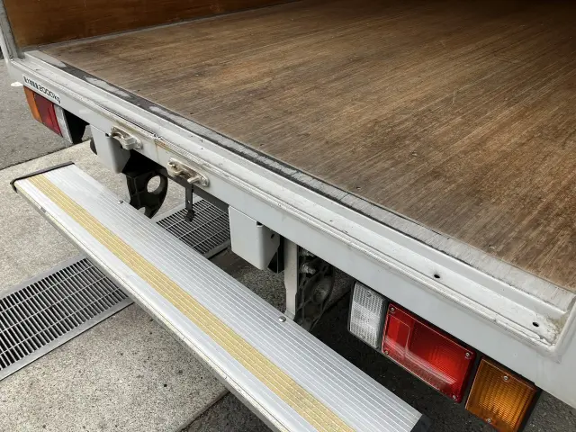 いすゞ エルフ TRG-NLR85ANの写真17