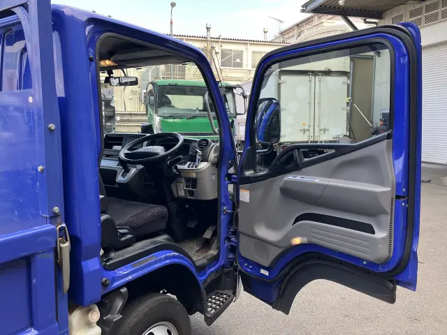 三菱 キャンター 2TG-FBA00の写真17