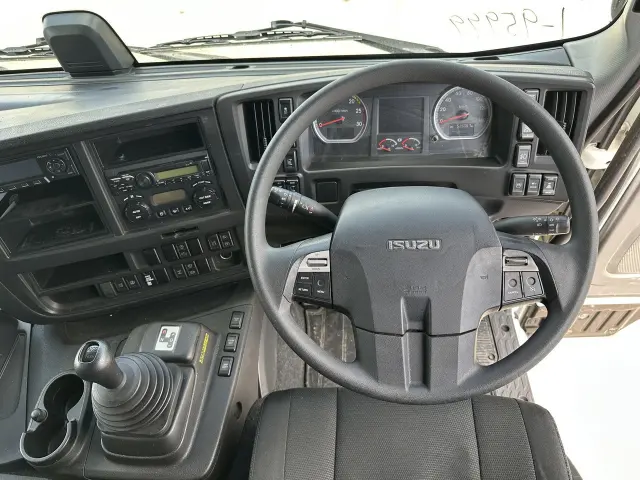 いすゞ ギガ 2PG-CYJ77Cの写真21