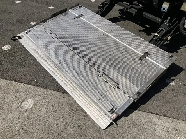 日野 デュトロ TKG-XZU650Mの写真33