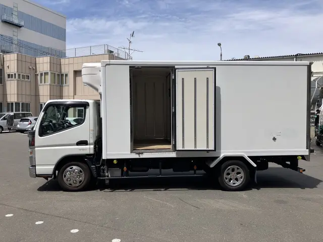 三菱 キャンター 2PG-FEAV0の写真4