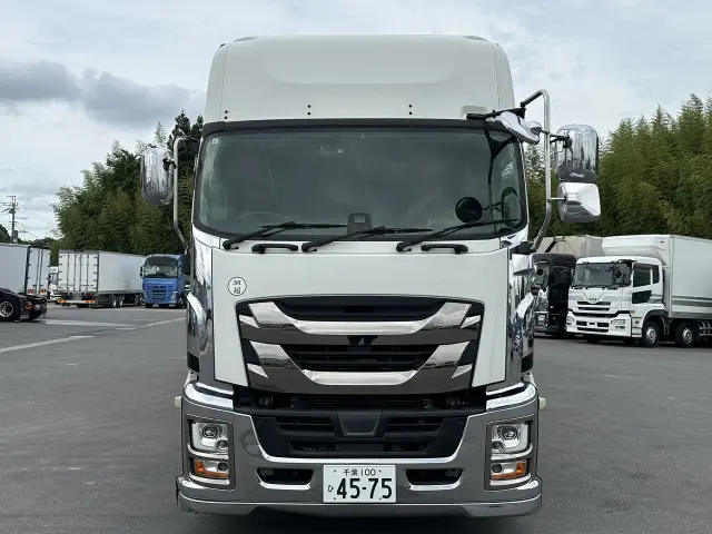 いすゞ ギガ 2PG-CYJ77Cの写真10