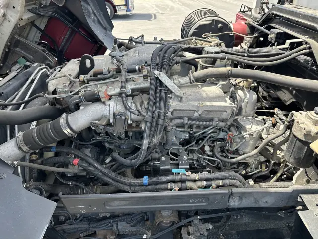 いすゞ ギガ 2KG-CYL77Cの写真24