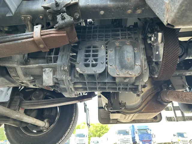 いすゞ ギガ 2KG-CYL77Cの写真26