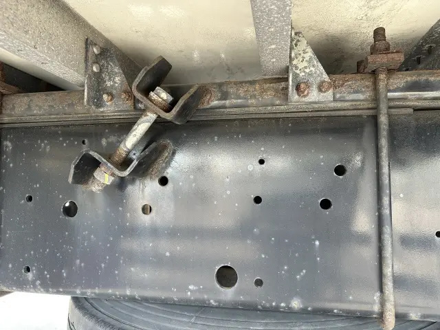 いすゞ ギガ 2KG-CYL77Cの写真31
