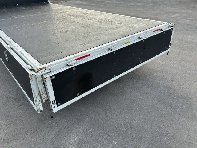 三菱 キャンター 2PG-FEB50の写真16