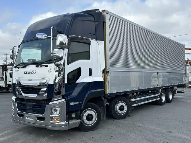 いすゞ ギガ 2PG-CYJ77Cの写真1