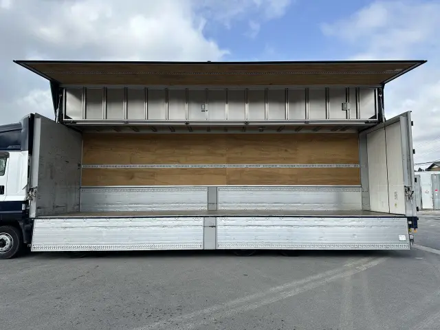 いすゞ ギガ 2PG-CYJ77Cの写真5