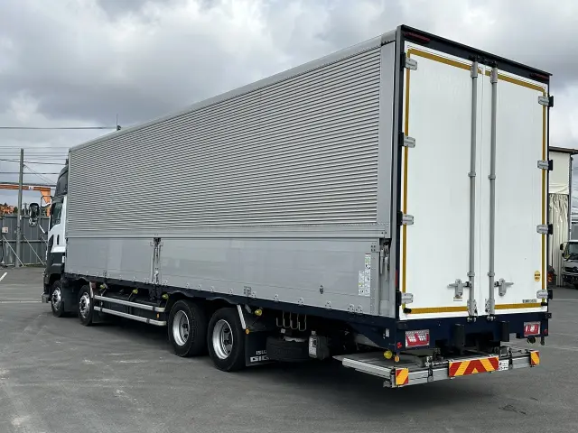 いすゞ ギガ 2PG-CYJ77Cの写真6