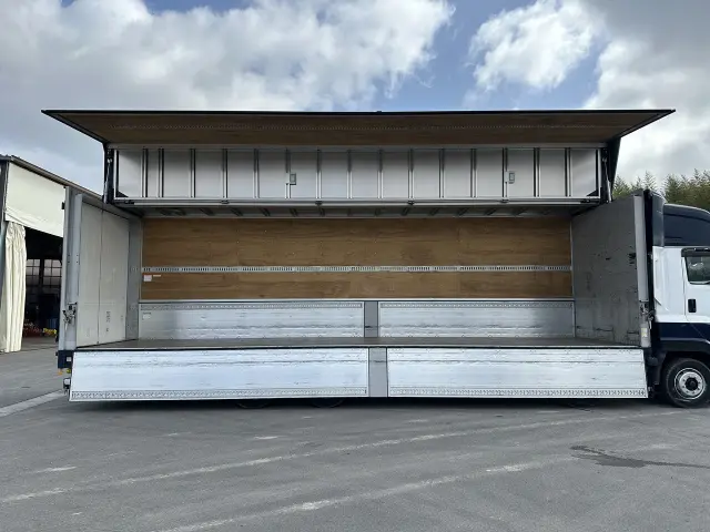 いすゞ ギガ 2PG-CYJ77Cの写真8