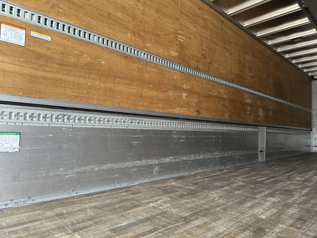 いすゞ ギガ 2PG-CYJ77Cの写真14