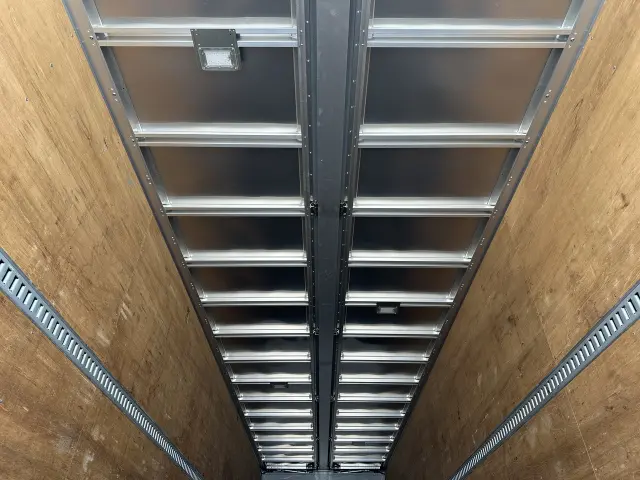 いすゞ ギガ 2PG-CYJ77Cの写真15