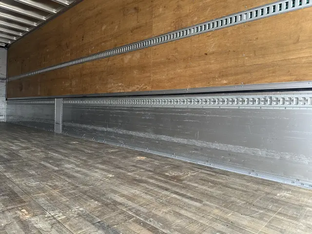 いすゞ ギガ 2PG-CYJ77Cの写真16