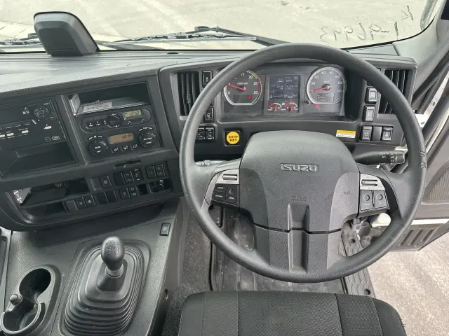 いすゞ ギガ 2PG-CYJ77Cの写真21