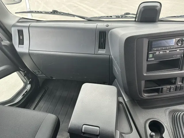 いすゞ ギガ 2PG-CYJ77Cの写真22