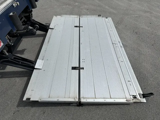 いすゞ ギガ 2PG-CYJ77Cの写真32