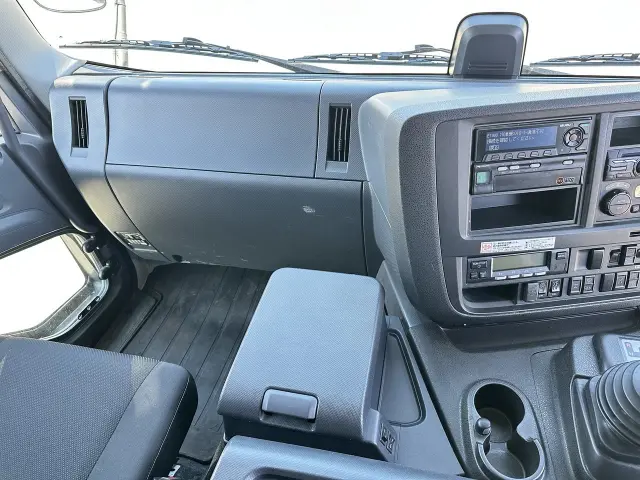 いすゞ ギガ 2PG-CYJ77Cの写真21