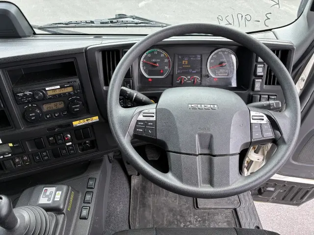 いすゞ ギガ 2PG-CYJ77Cの写真20