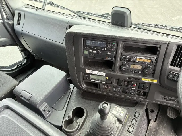 いすゞ ギガ 2PG-CYJ77Cの写真21