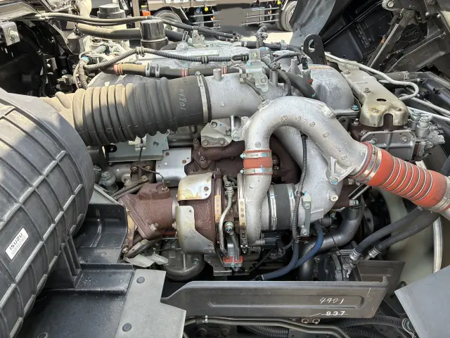 いすゞ ギガ 2PG-CYJ77Cの写真23