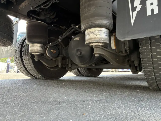 いすゞ ギガ 2PG-CYJ77Cの写真27