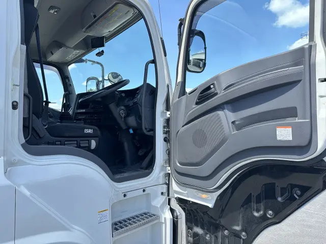 いすゞ ギガ 2PG-CYJ77Cの写真19