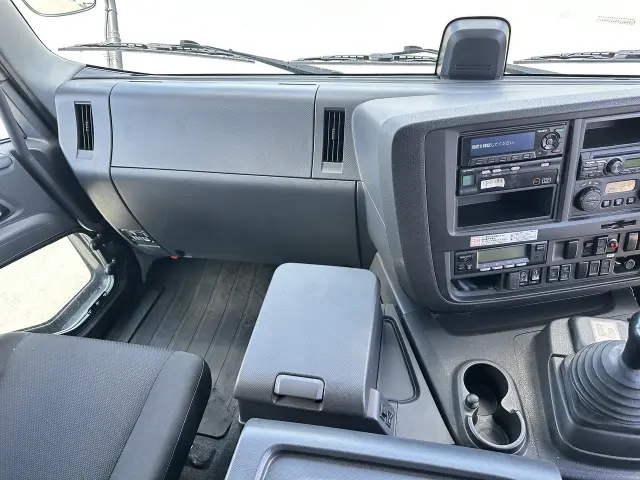いすゞ ギガ 2PG-CYJ77Cの写真21