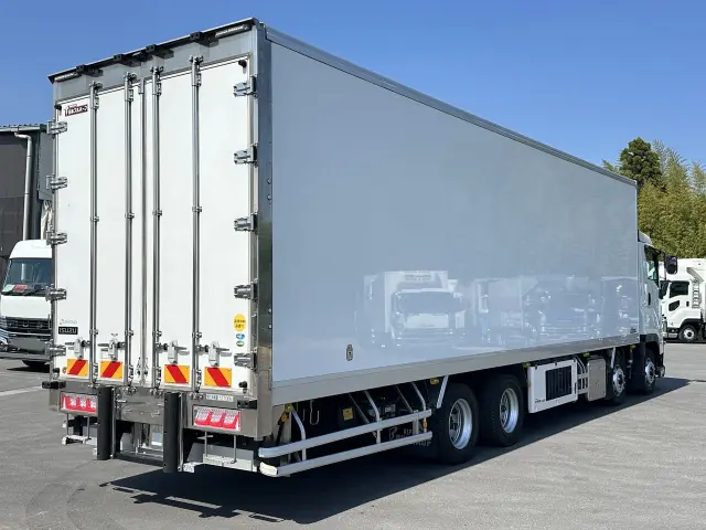 いすゞ ギガ 2PG-CYJ77Cの写真2