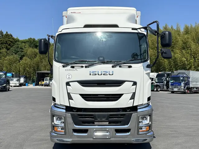 いすゞ ギガ 2PG-CYJ77Cの写真8