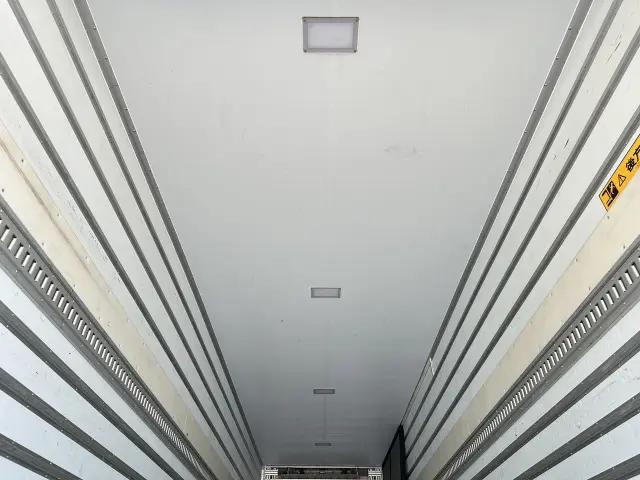 いすゞ ギガ 2PG-CYJ77Cの写真33