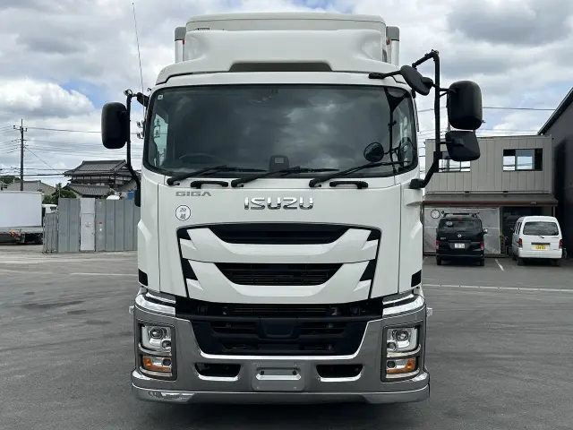 いすゞ ギガ 2PG-CYJ77Cの写真8