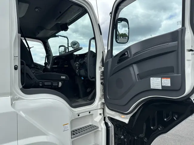 いすゞ ギガ 2PG-CYJ77Cの写真20