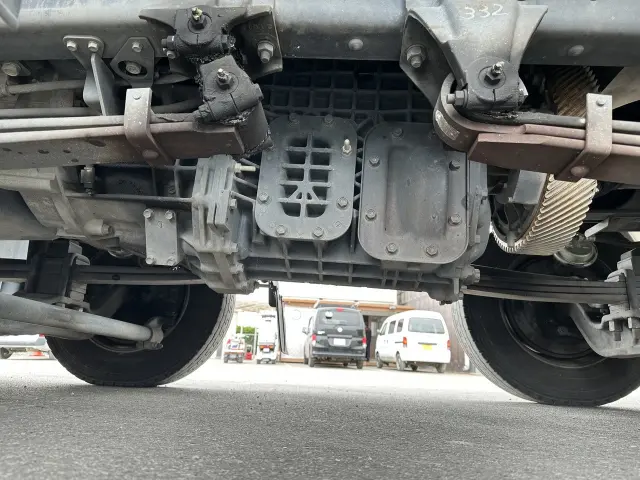 いすゞ ギガ 2PG-CYJ77Cの写真26