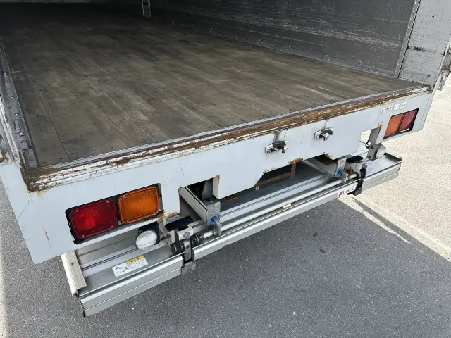 いすゞ ギガ 2PG-CYJ77Cの写真19