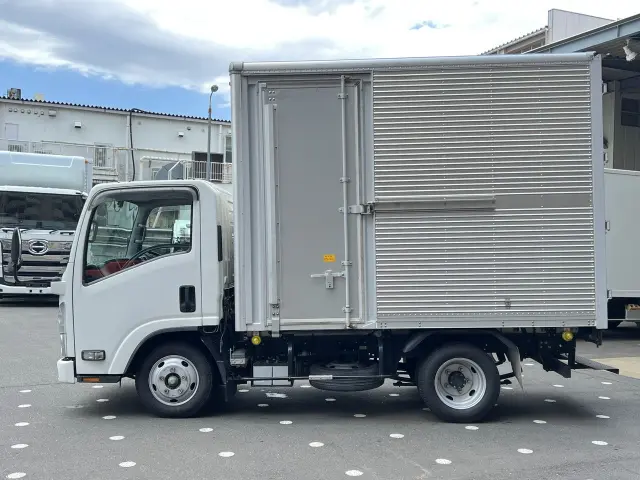 いすゞ エルフ TPG-NMR85ANの写真4