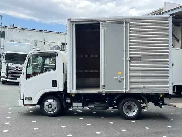 いすゞ エルフ TPG-NMR85ANの写真5