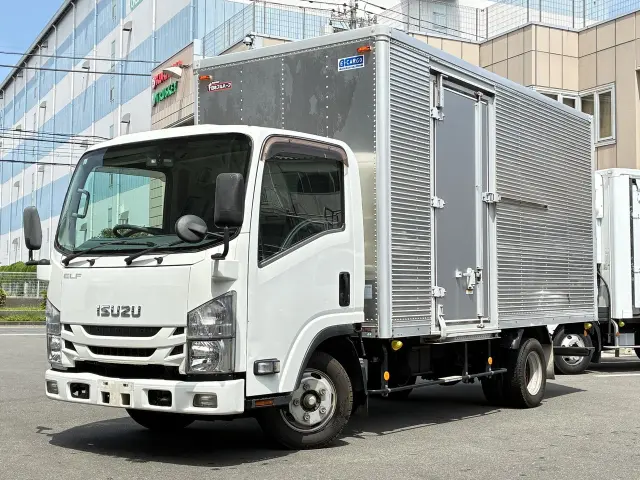 いすゞ エルフ TRG-NLR85ANの写真1
