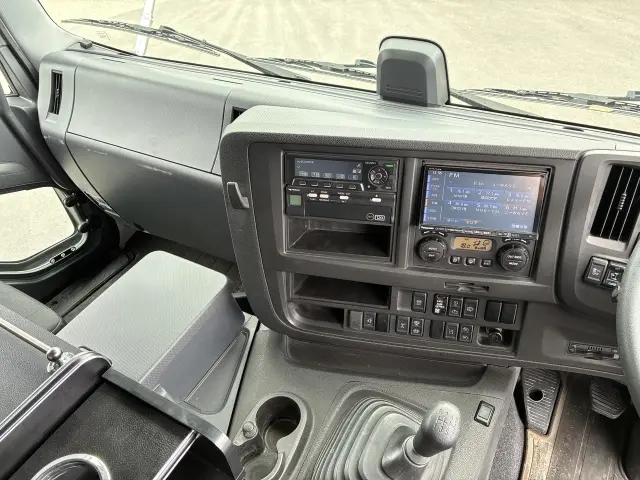 いすゞ ギガ 2PG-CYJ77Cの写真22