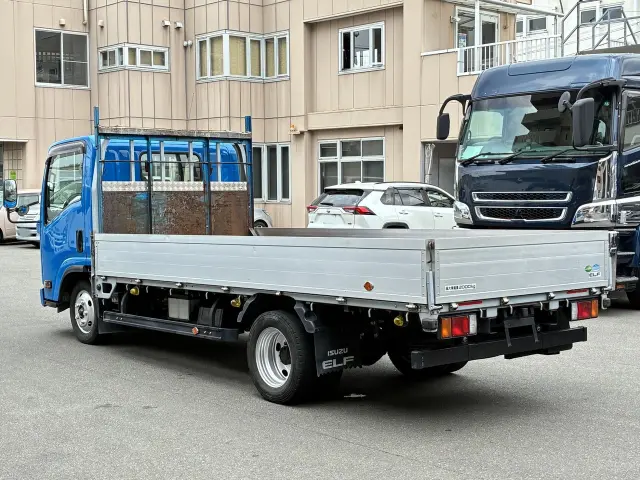 いすゞ エルフ TRG-NMR85ARの写真3