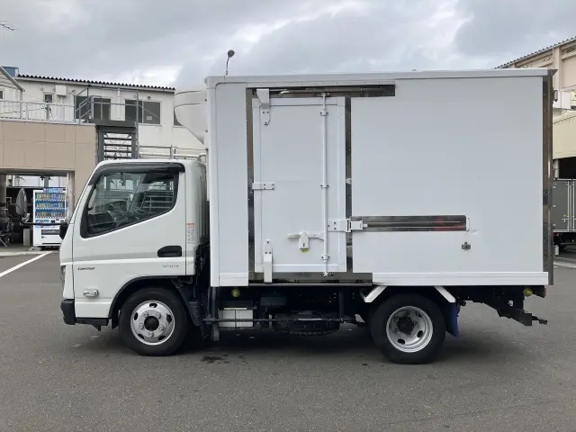三菱 キャンター 2RG-FBAV0の写真4